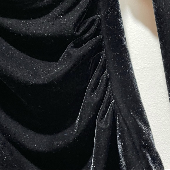 SOFT SURROUNDINGS Women’s Black Velvet Shapely Stretch Surplice Top - Picture 4 of 7